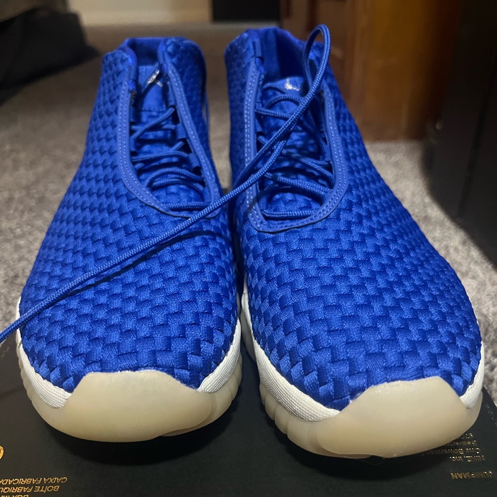 Air Jordan Future “Hyper Royal” Size 11
